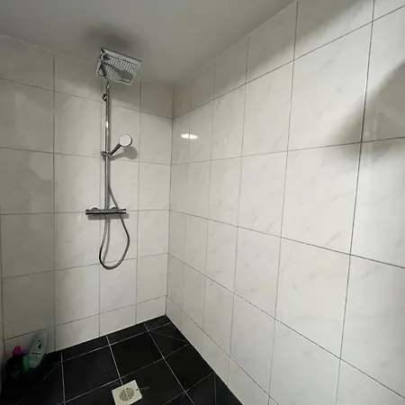 'broker' - Amazing 2 Bedroom Near The Beach אוסטנדה